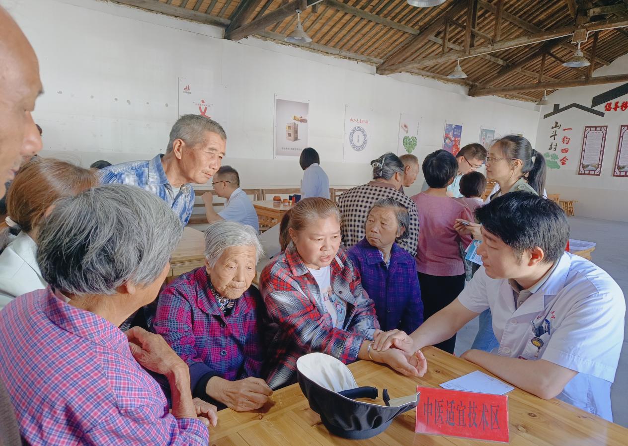 黄山市护理学会科普宣传周活动照片4.jpg
